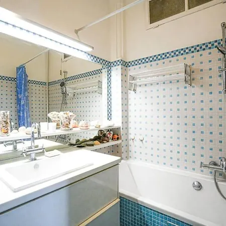 17th Arrondissement Retreat * Paris