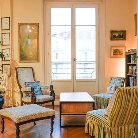 17th Arrondissement Retreat Paris