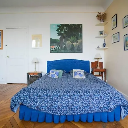 17th Arrondissement Retreat