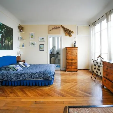 17th Arrondissement Retreat * Paris