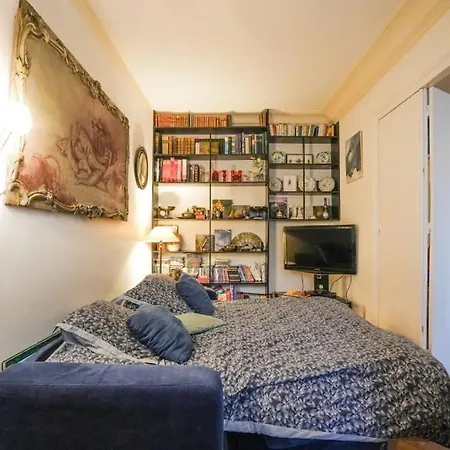 17th Arrondissement Retreat Apartment Paris
