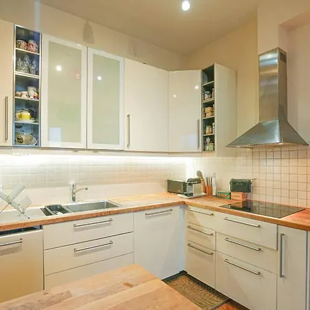 17th Arrondissement Retreat Apartment Paris